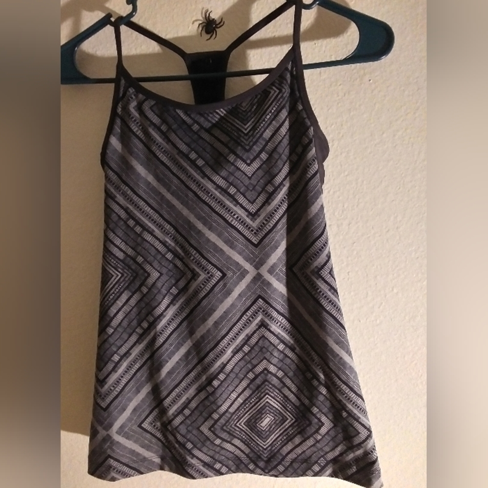 JustFab Active Top - Picture 2 of 2